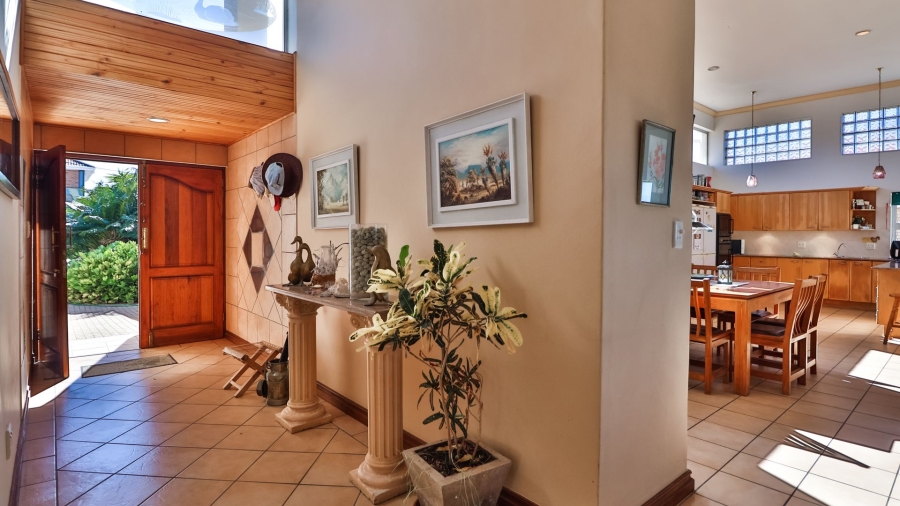 5 Bedroom Property for Sale in Stilbaai Wes Western Cape